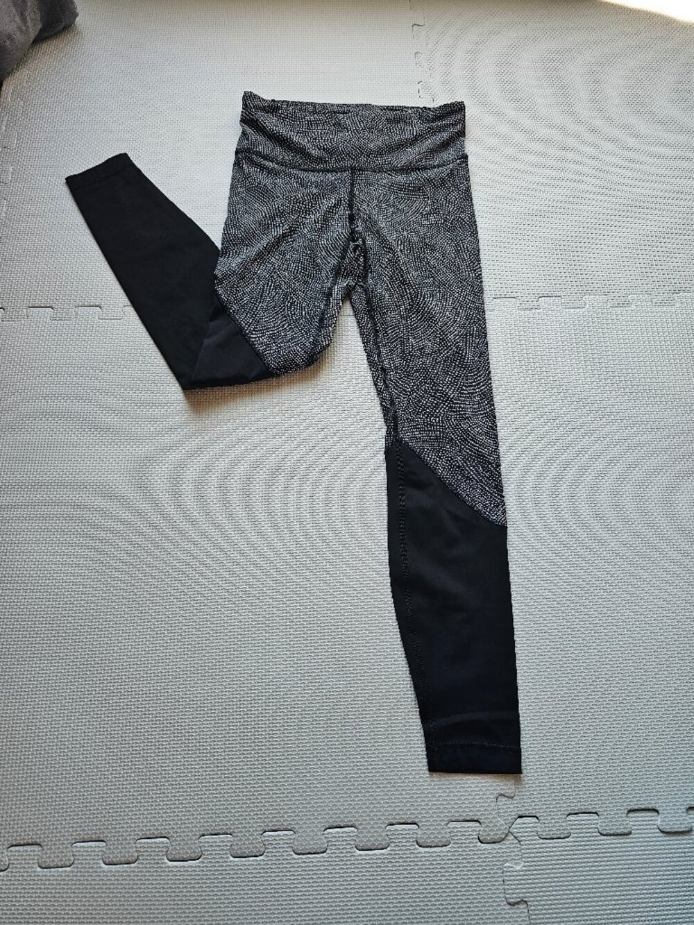 Lululemon Speed Wunder Tight Asym in the Free Spirit Ice women's size 6